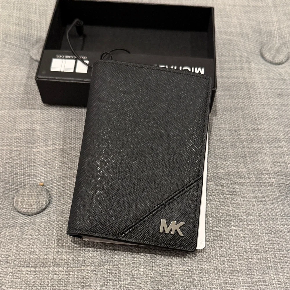 NWT MICHAEL KORS Men's Wallet Card Case Folding MK Black Jet Set -NEW in box